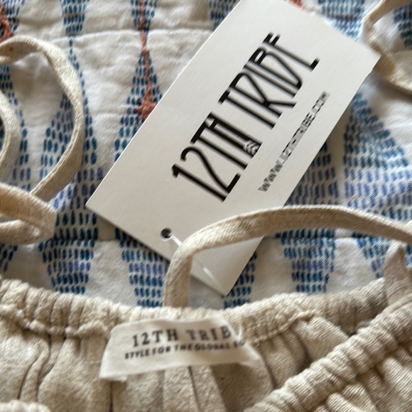 Cream Ruffled Women's Top - Picture 2 of 2